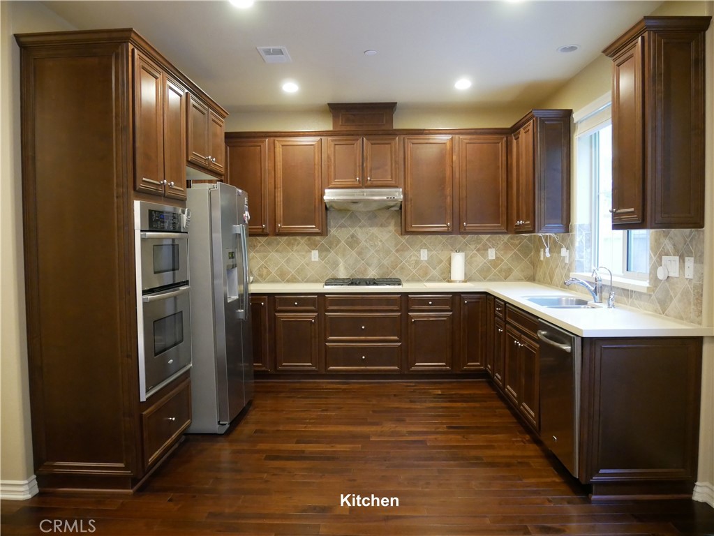 726 W Huntington Drive B Property Photo 22