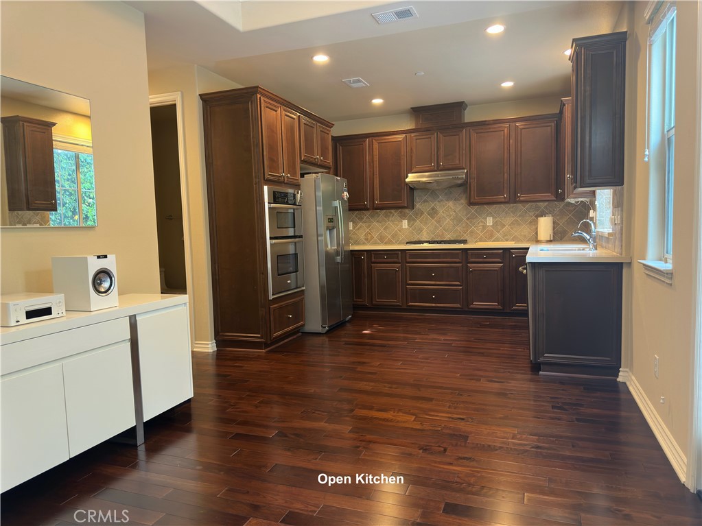 726 W Huntington Drive B Property Photo 24
