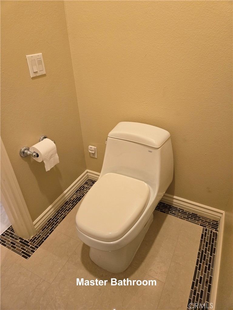 726 W Huntington Drive B Property Photo 36