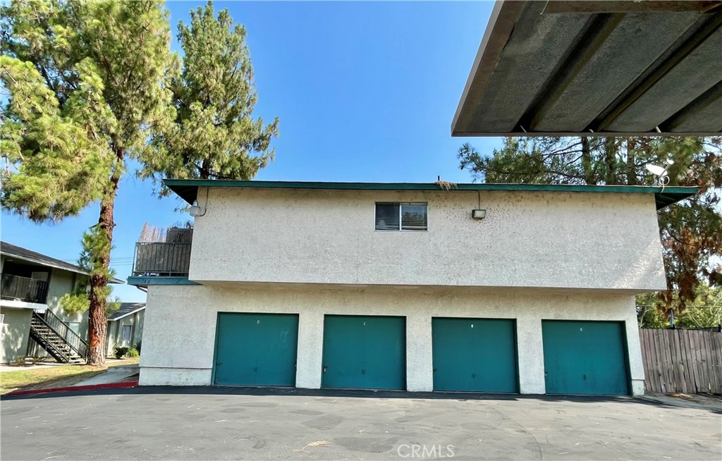 610 E Lugonia Avenue 4 Property Photo 8