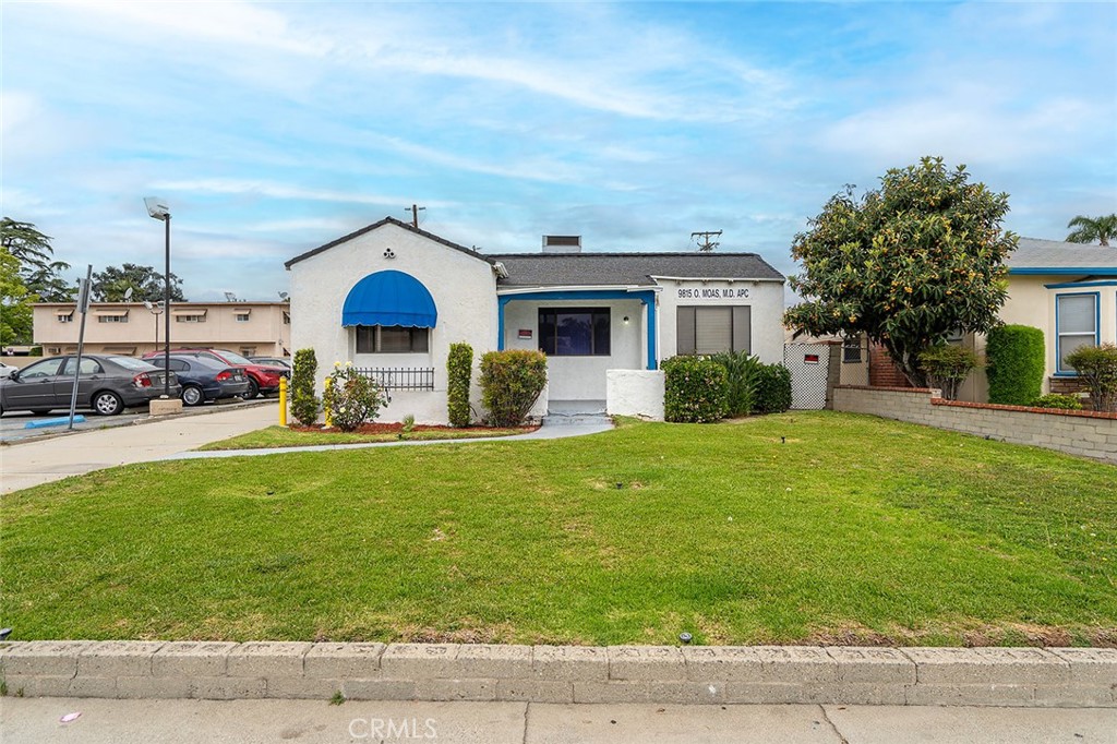 9815 Las Tunas Drive Property Photo 1