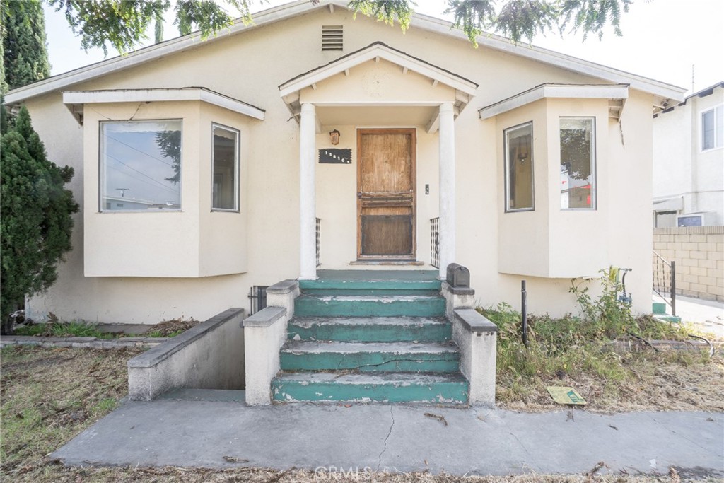 15820 S Harvard Boulevard Property Photo 1