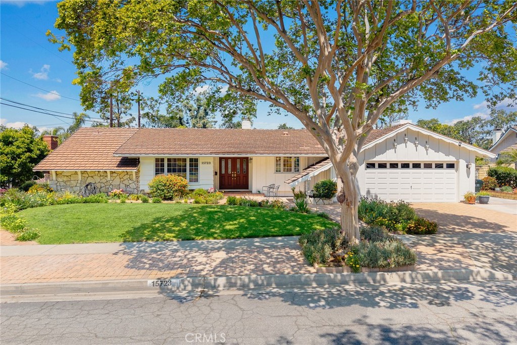 15723 La Belle Street Property Photo