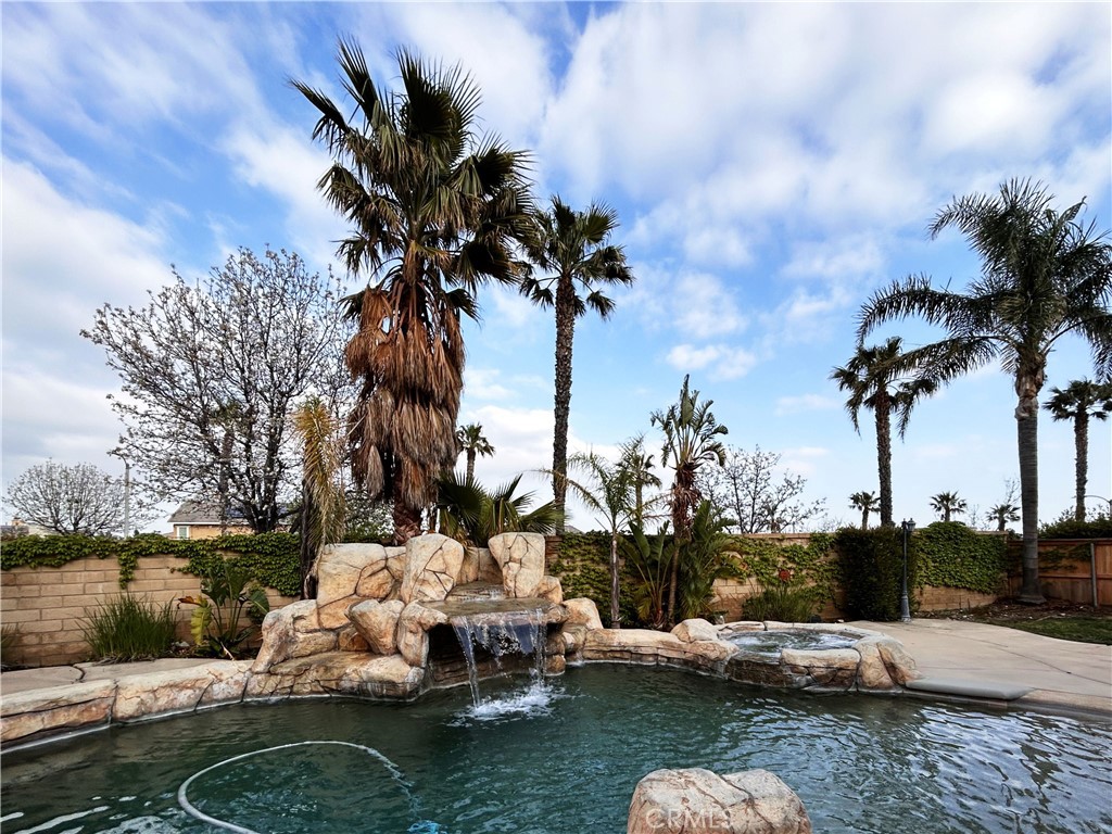 5743 Kendall Court Property Photo 6
