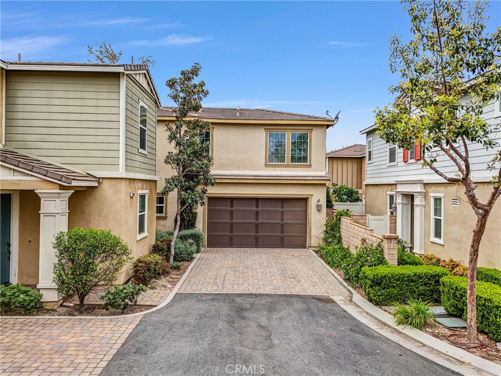 2882 E Via Terrano Property Photo 1