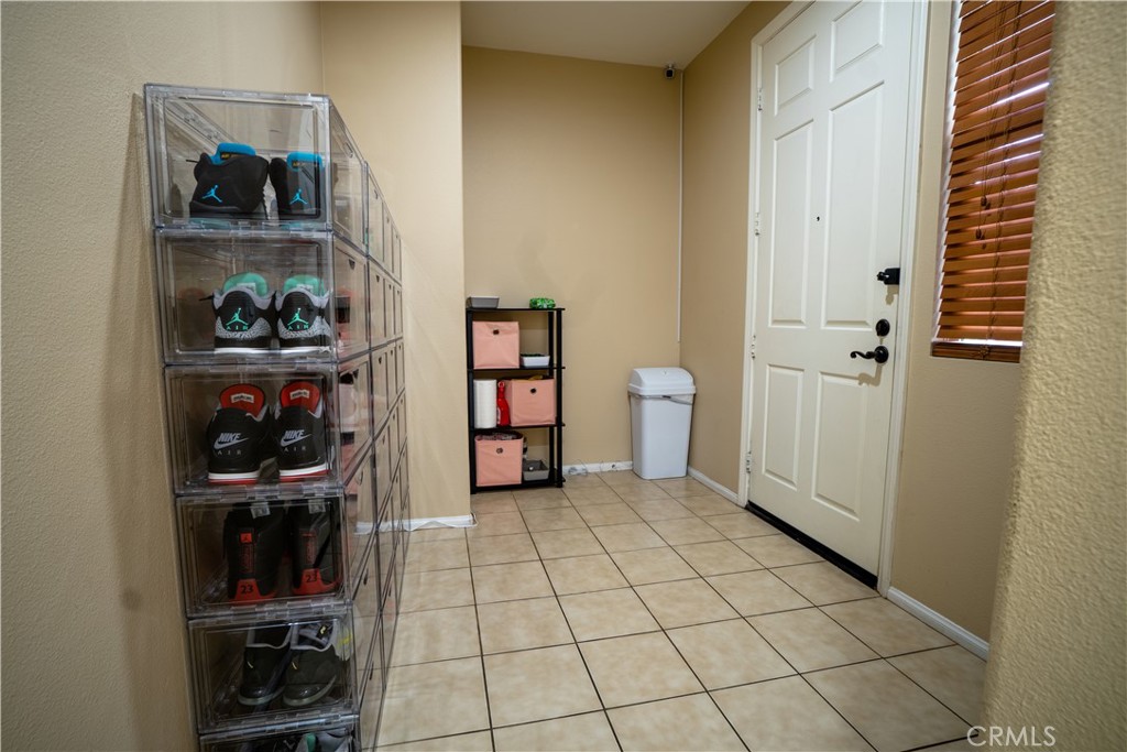 216 W Merlot Drive Property Photo 3