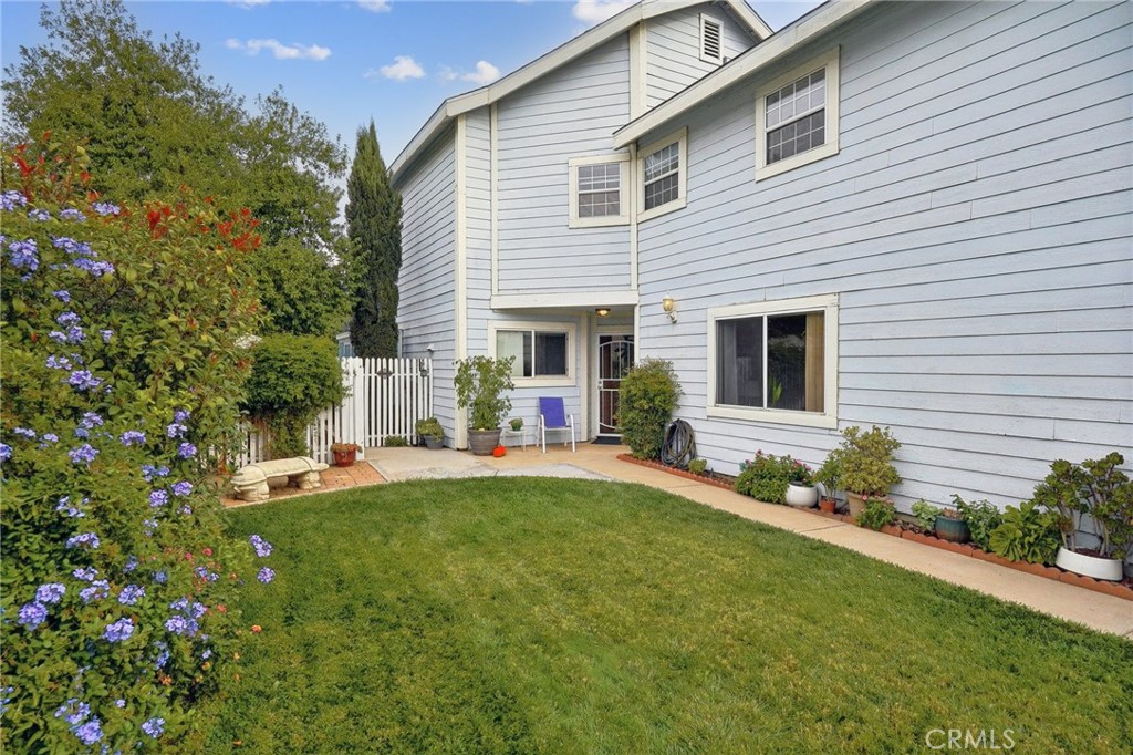 13870 Cobblestone Court Property Photo 3