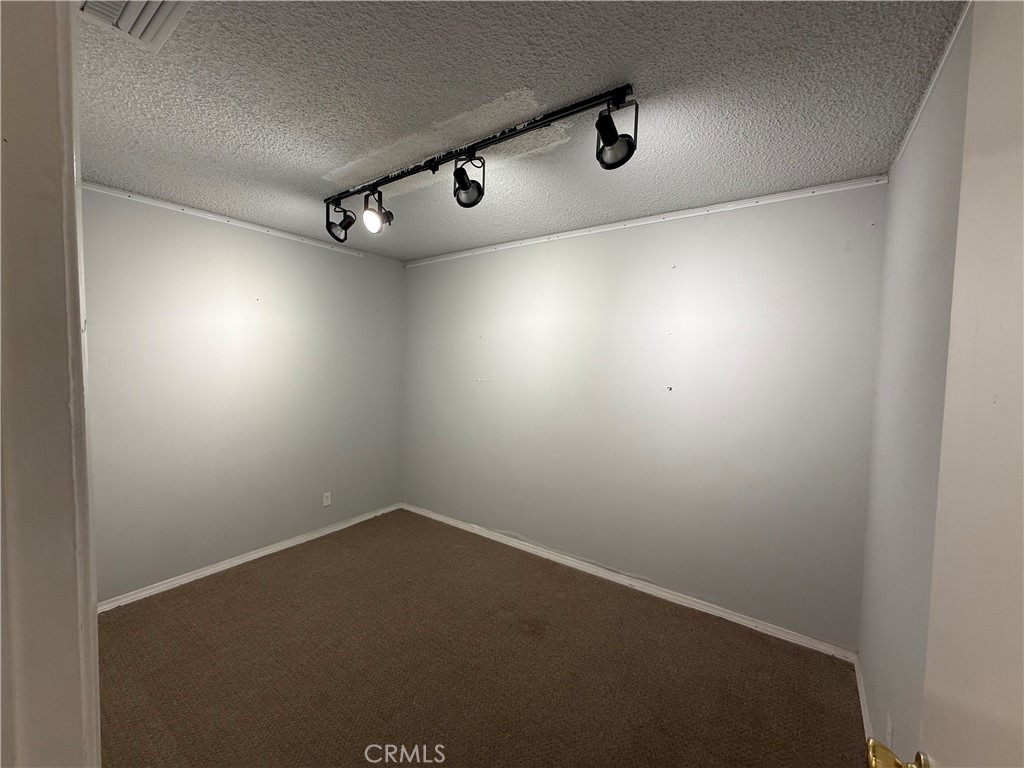 2347 Huntington Drive Property Photo 6