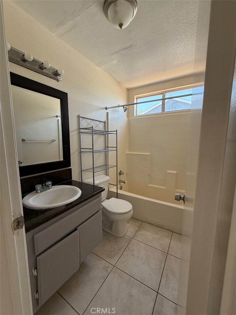 10434 Peach Court Property Photo 5