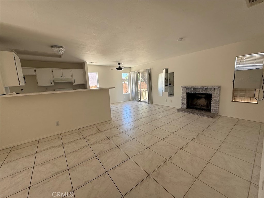 10434 Peach Court Property Photo 7