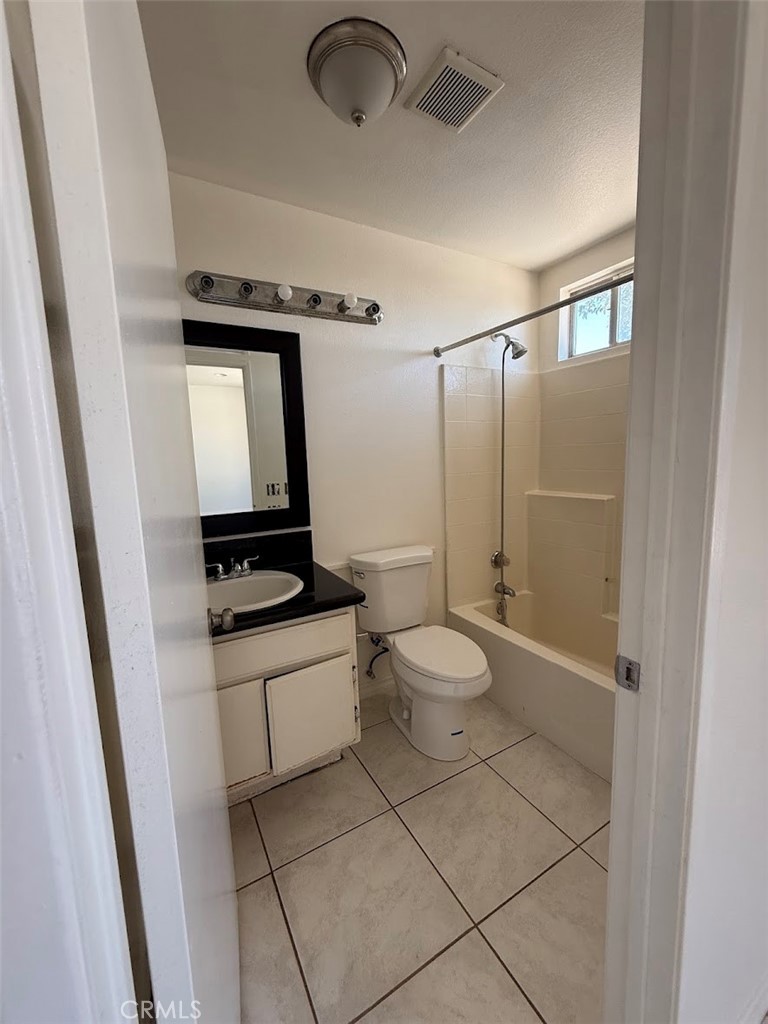 10434 Peach Court Property Photo 8