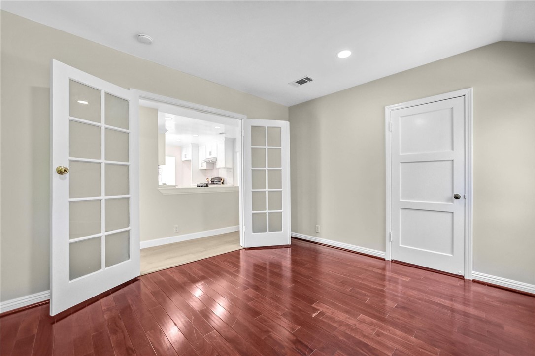 1122 Prospect Avenue Property Photo 8