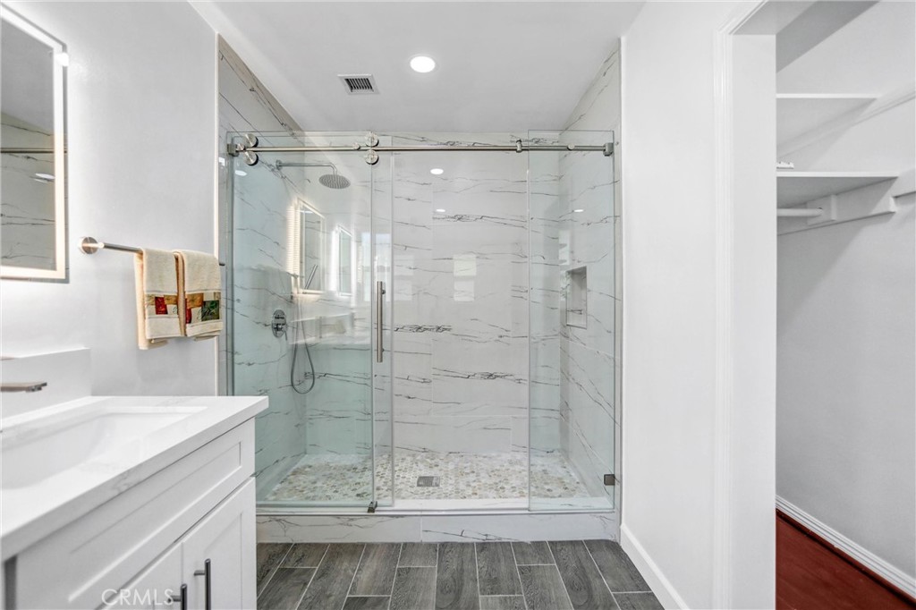 1122 Prospect Avenue Property Photo 10