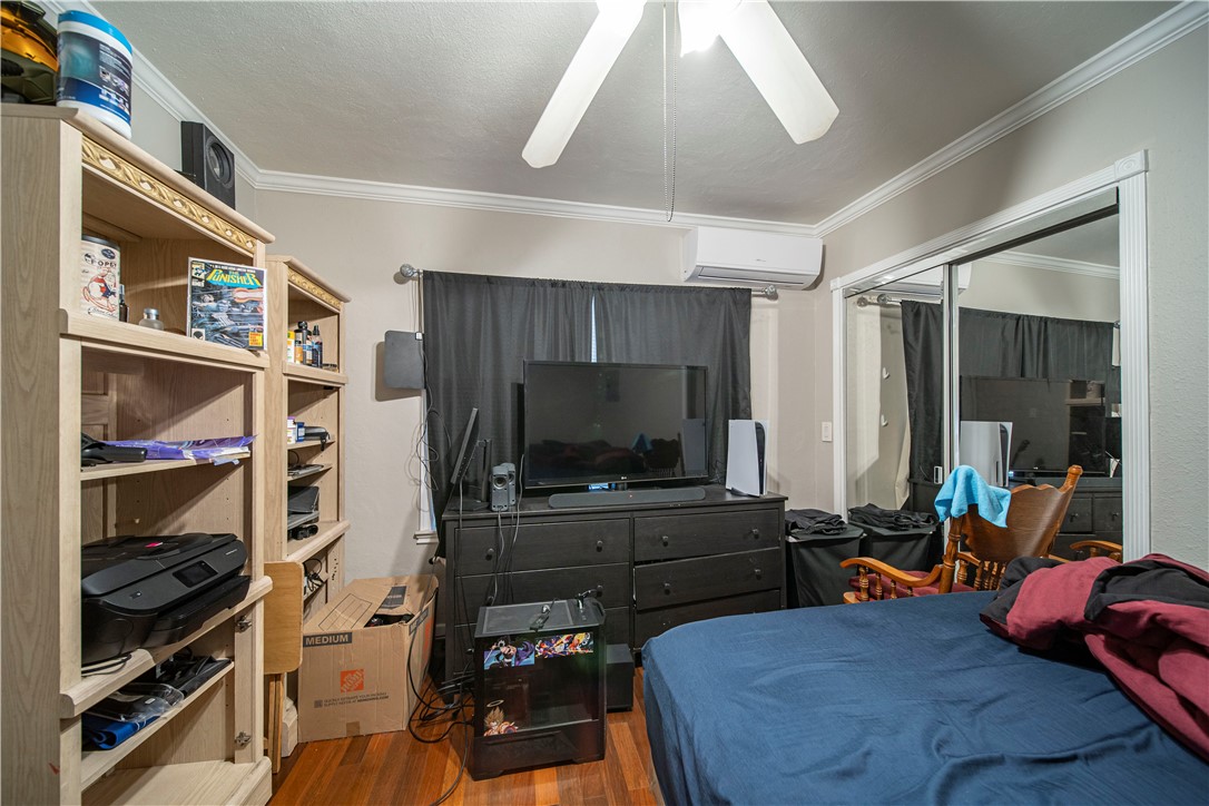 907 E Mountain View Property Photo 15