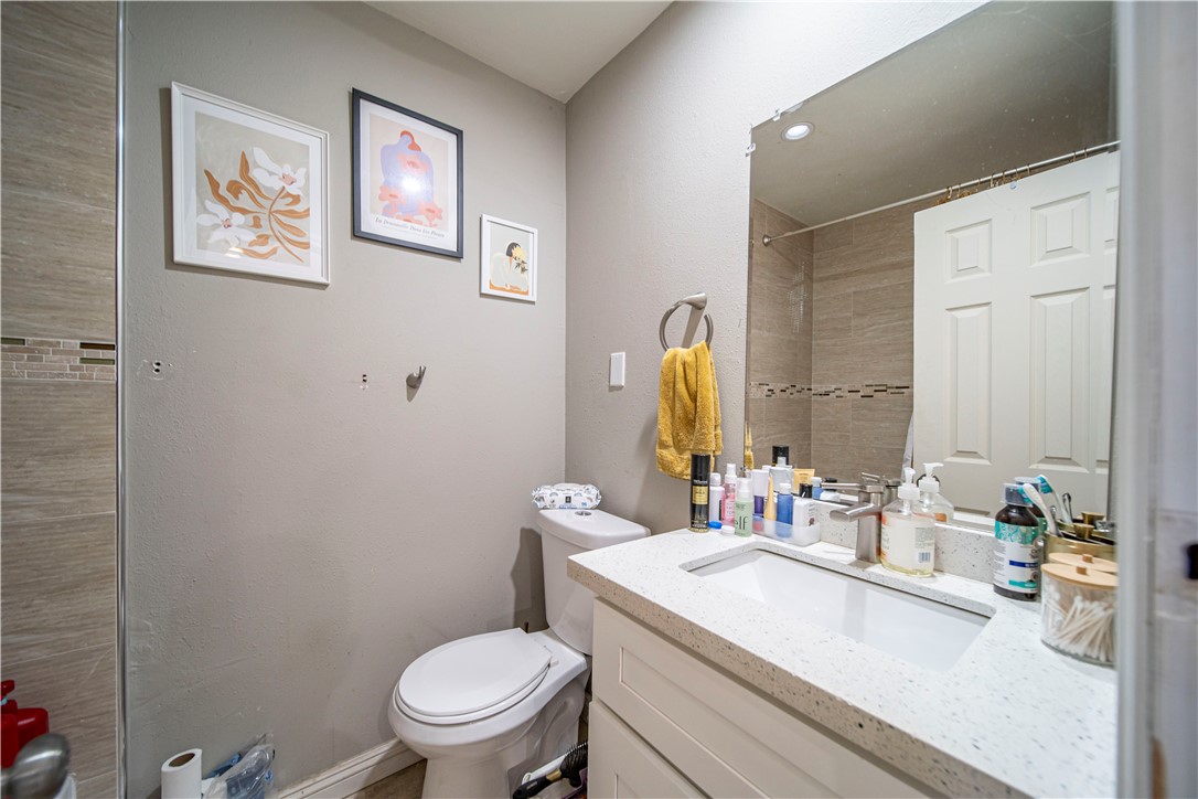 907 E Mountain View Property Photo 26