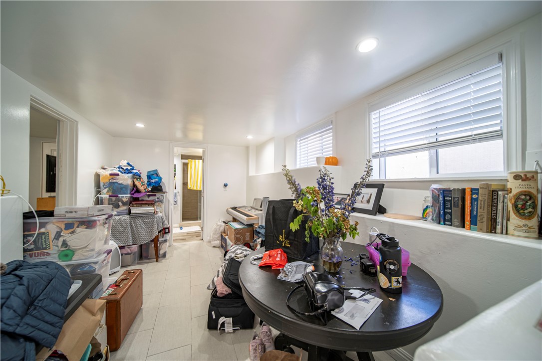 907 E Mountain View Property Photo 30