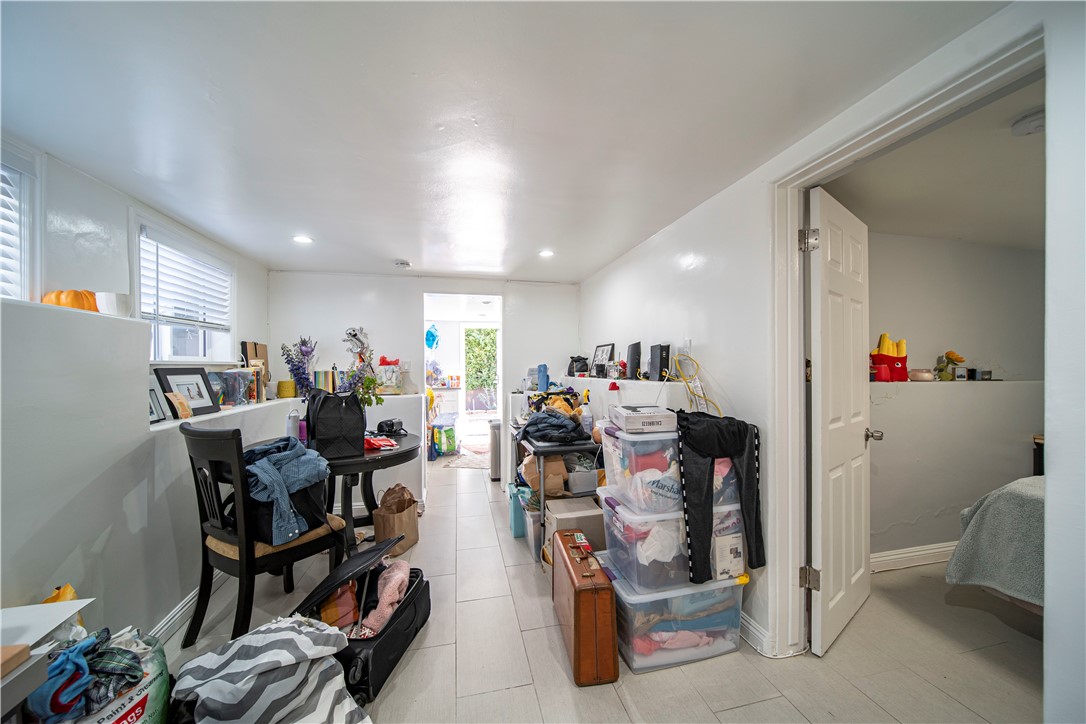 907 E Mountain View Property Photo 31