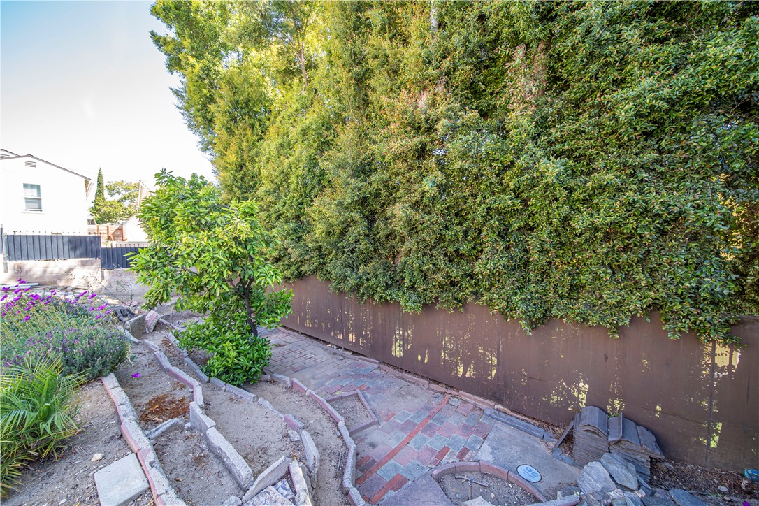 907 E Mountain View Property Photo 42