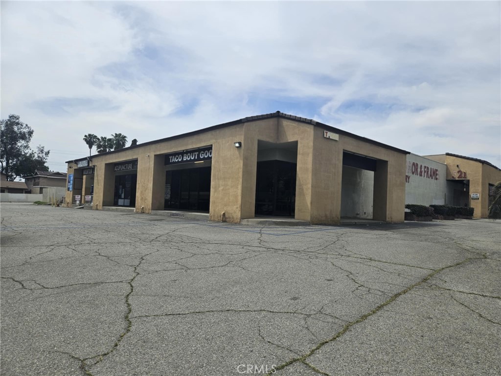 521 N Mountain Avenue Property Photo 2