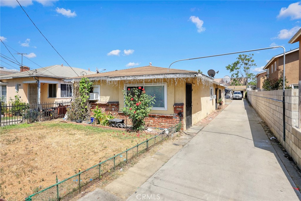 932 S Montebello Boulevard Property Photo 4