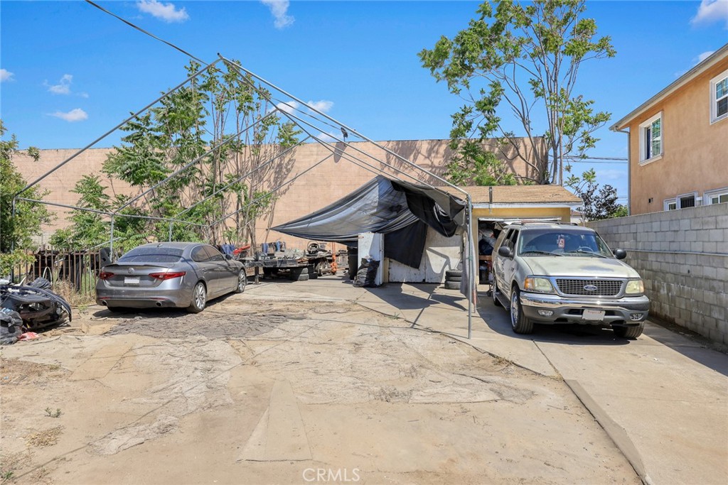 932 S Montebello Boulevard Property Photo 8