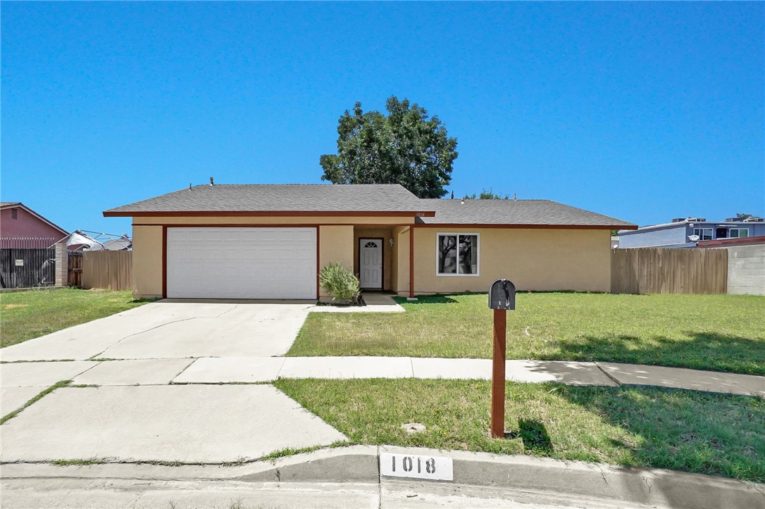 1018 N Millard Avenue Property Photo 1