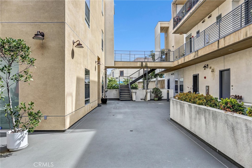 1401 Mission Street 105 Property Photo 2