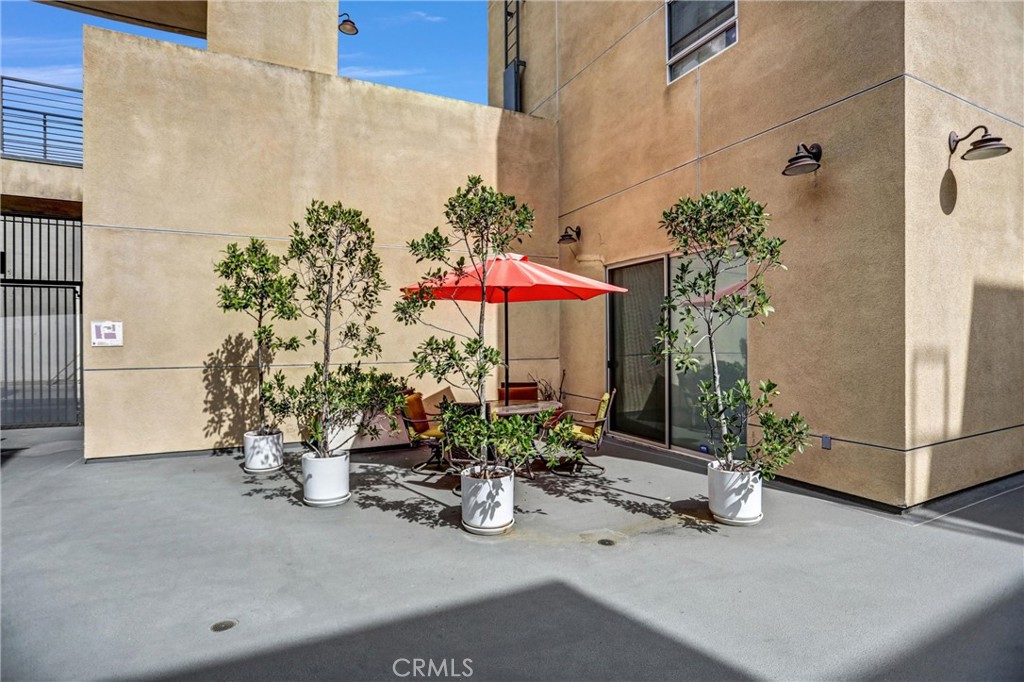 1401 Mission Street 105 Property Photo 3