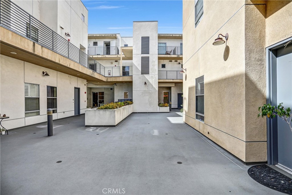 1401 Mission Street 105 Property Photo 4