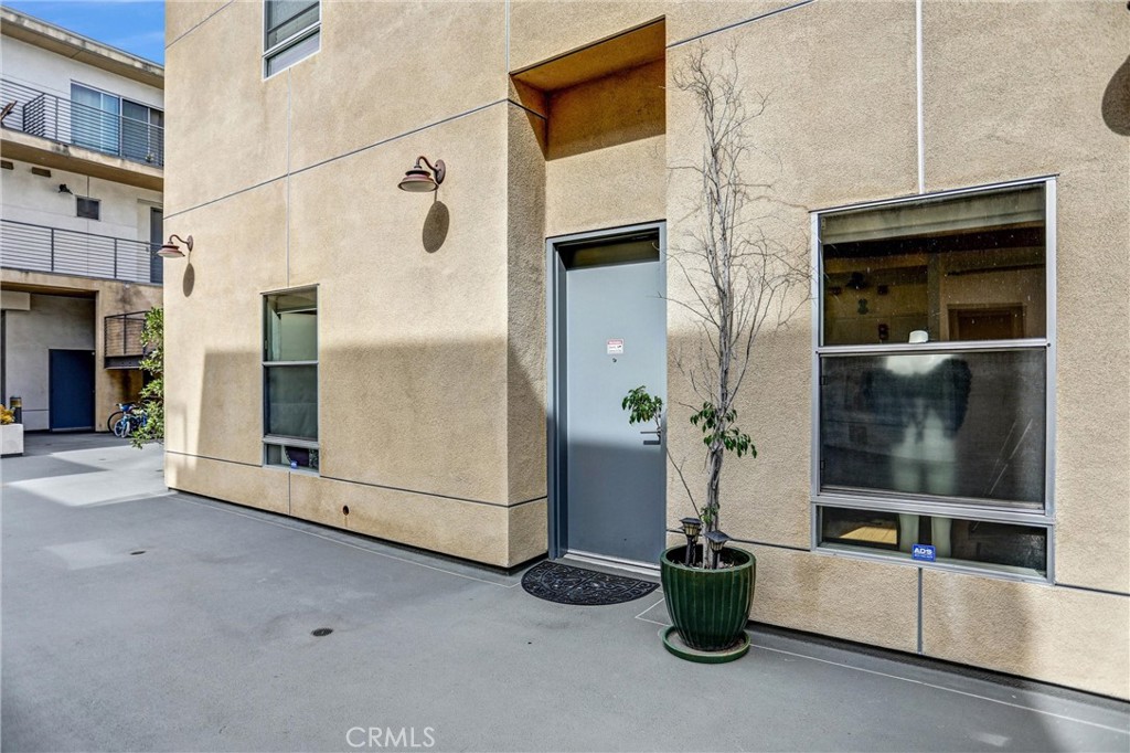 1401 Mission Street 105 Property Photo 6