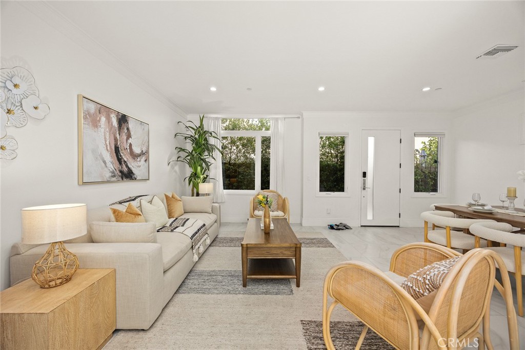 125 California Street B Property Photo 5