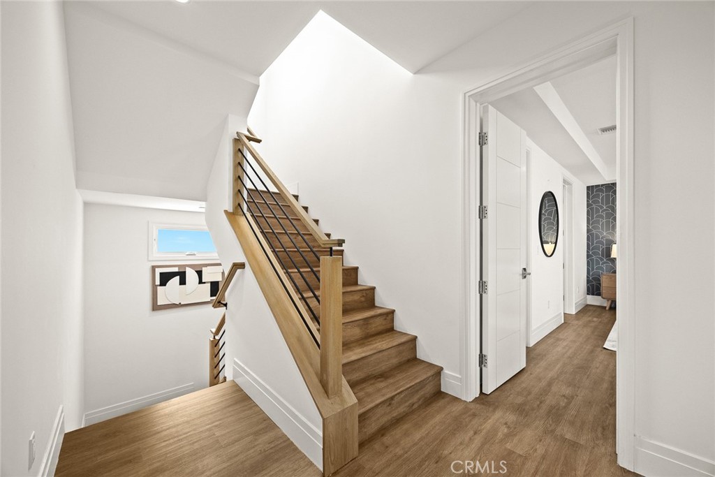 125 California Street B Property Photo 14