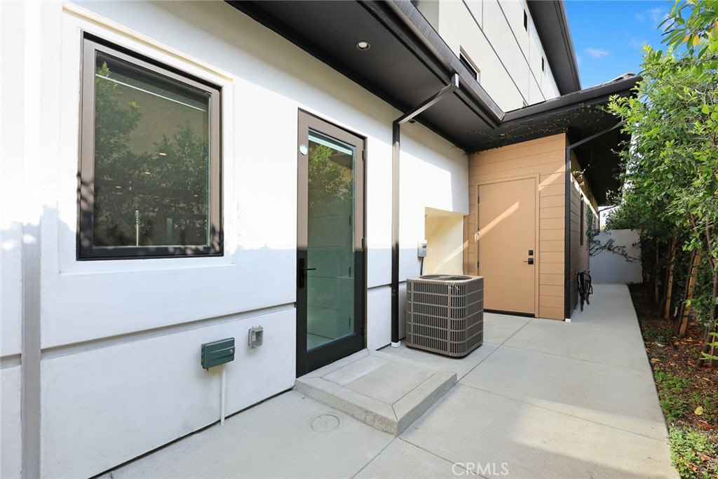 125 California Street B Property Photo 27