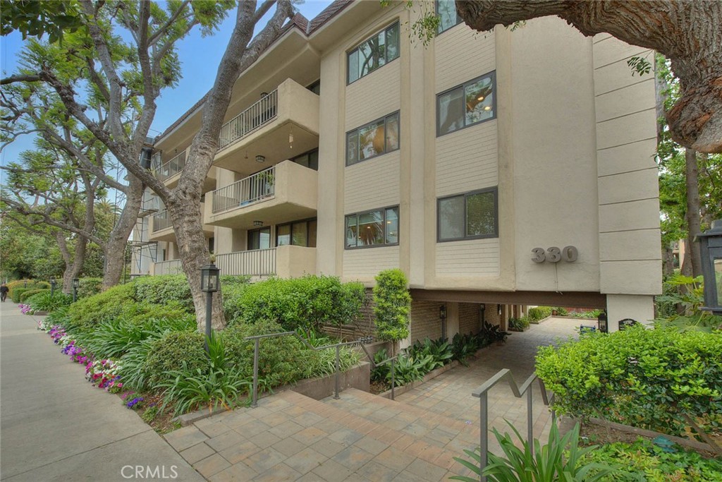 330 W California Boulevard 111 Property Photo 1