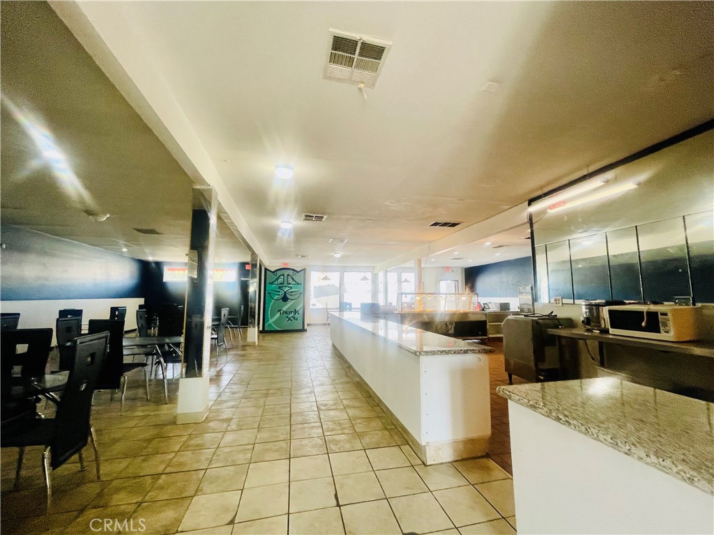 657 669 Glendora Avenue Property Photo 4