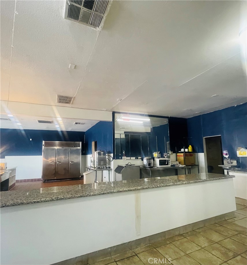 657 669 Glendora Avenue Property Photo 5