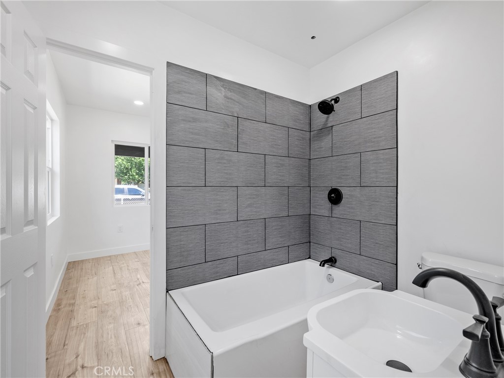 257 W 11th Street Property Photo 18