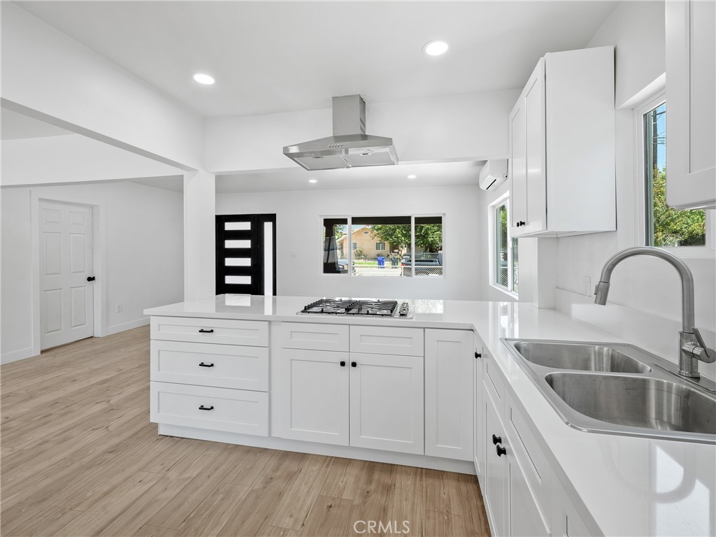 257 W 11th Street Property Photo 24