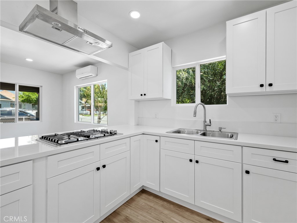 257 W 11th Street Property Photo 25