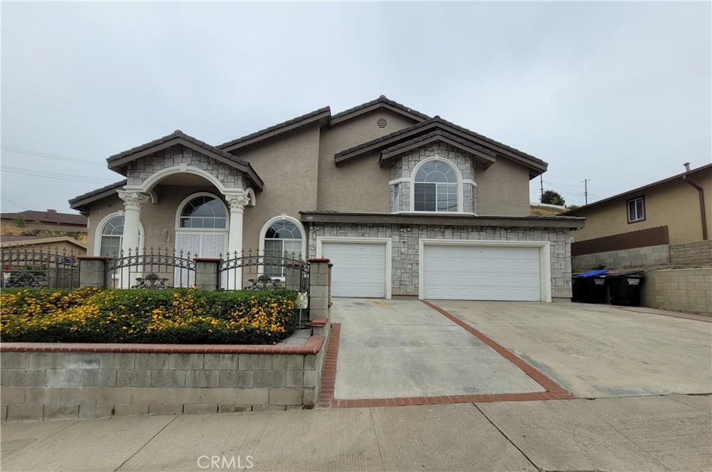 1389 Hillside Street Property Photo 1