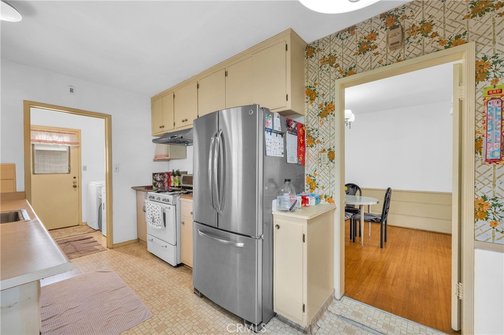 2121 Westminster Ave Property Photo 6