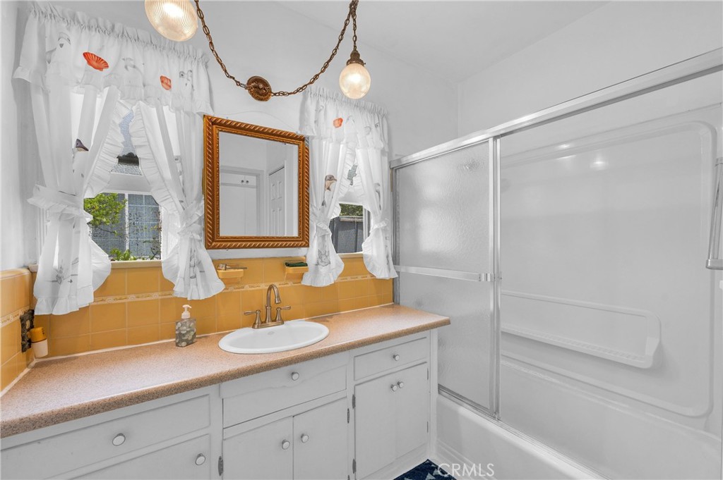 2121 Westminster Ave Property Photo 8