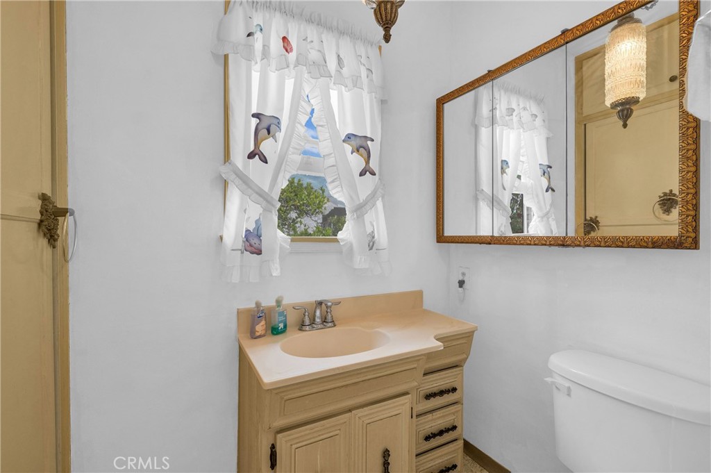 2121 Westminster Ave Property Photo 10