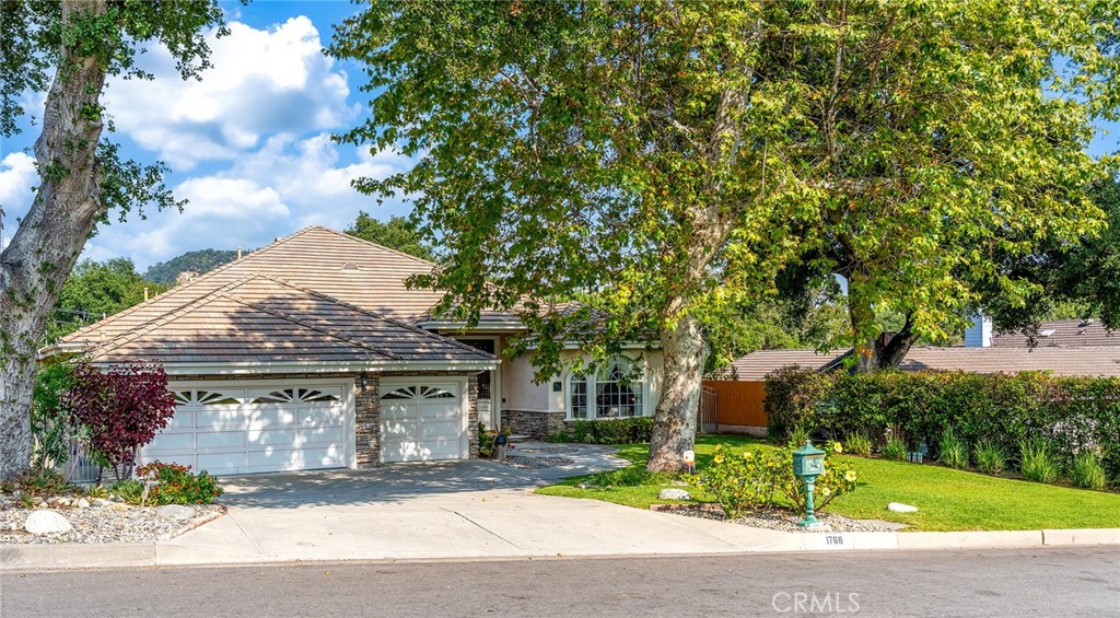 1768 Oakwood Avenue Property Photo 3