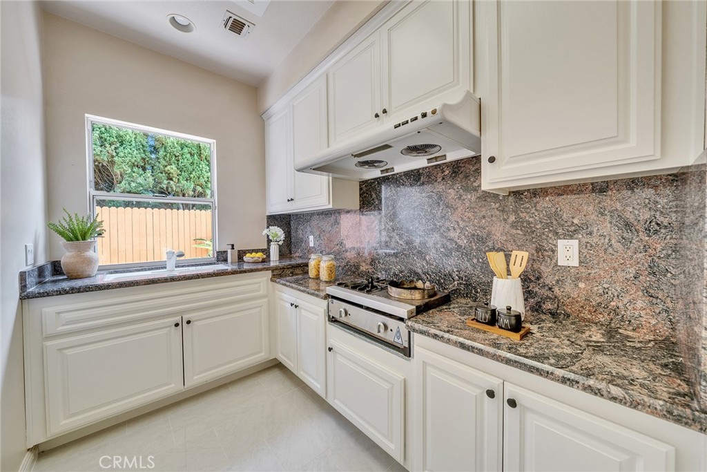 1768 Oakwood Avenue Property Photo 17