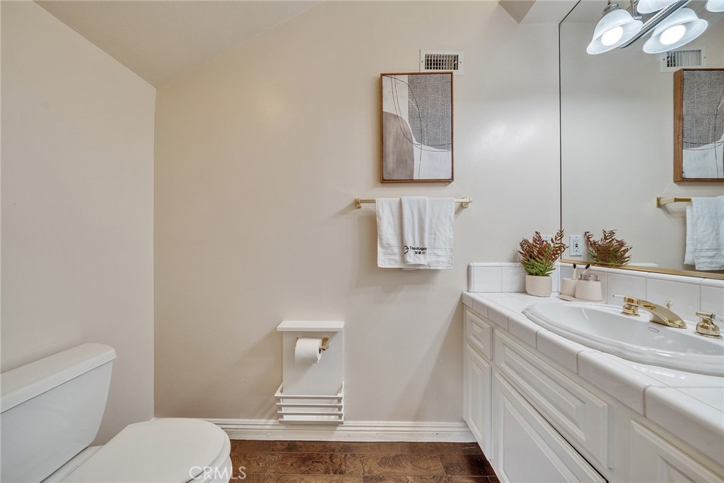 1768 Oakwood Avenue Property Photo 68