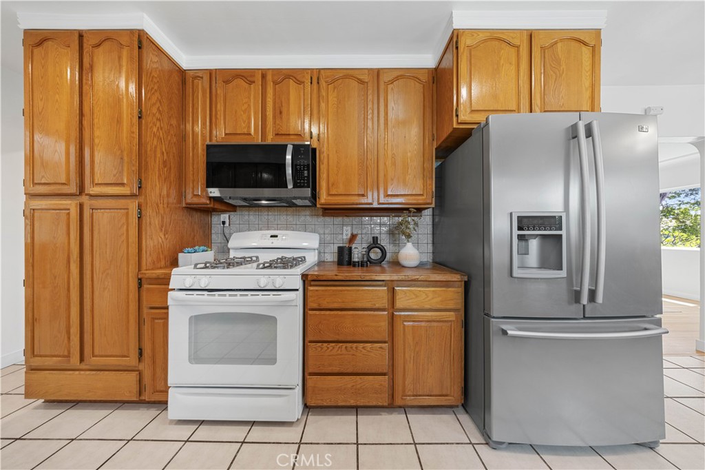 5030 Kauffman Avenue Property Photo 11