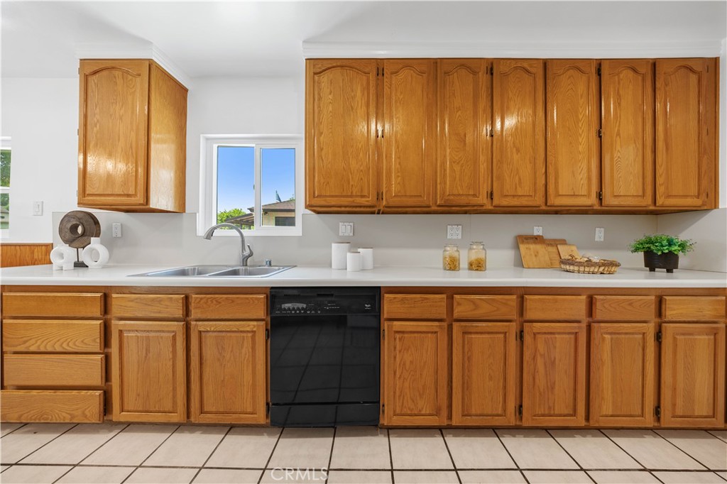5030 Kauffman Avenue Property Photo 12