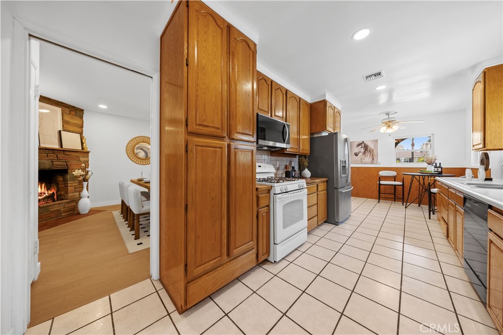 5030 Kauffman Avenue Property Photo 13