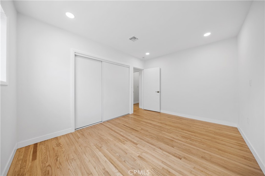 5030 Kauffman Avenue Property Photo 23